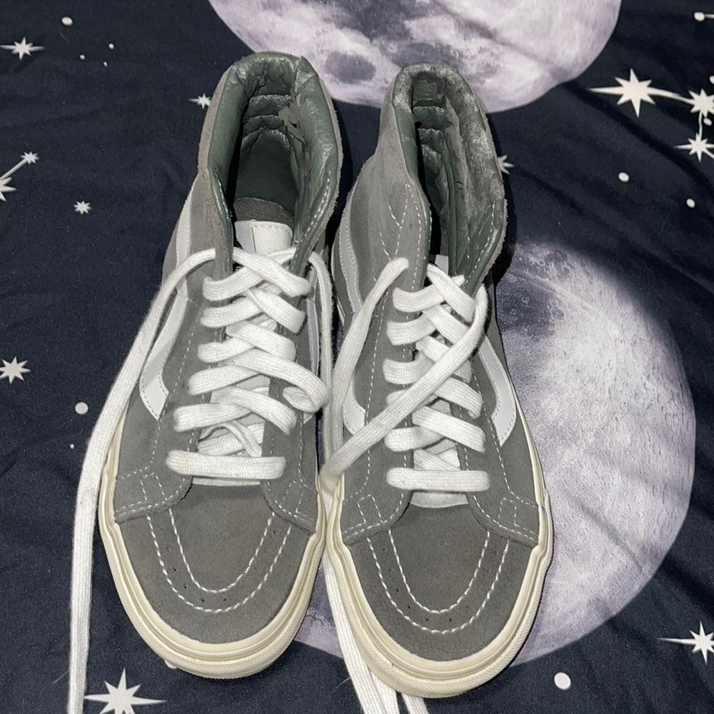 Grey/White VANS Kids 3.5 / Woman’s 5  High Tops!